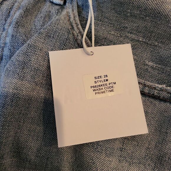 Stylish Distressed Light Blue Jeans - Picture 6 of 6